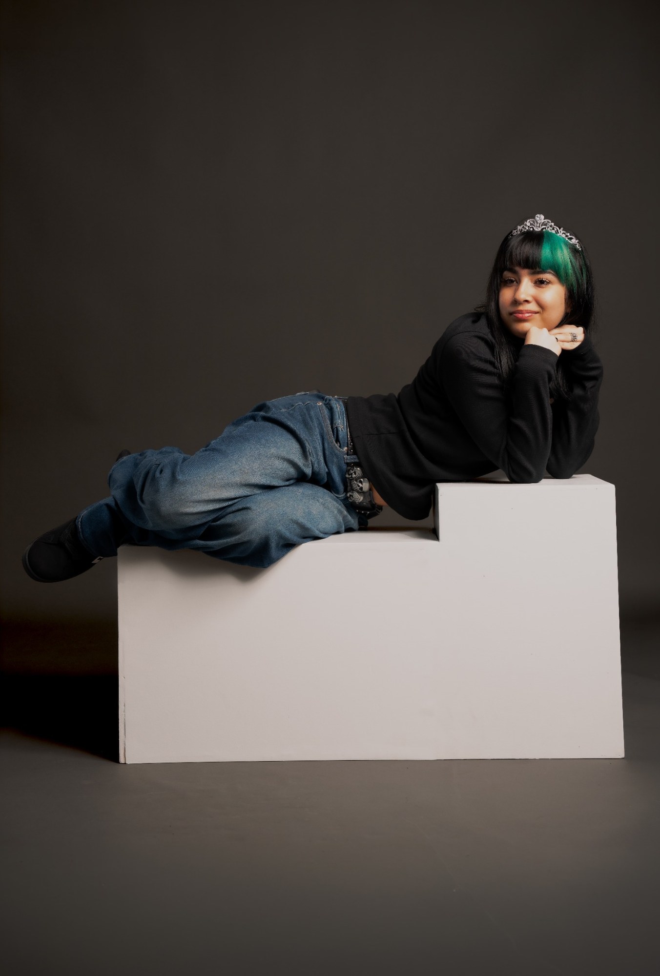 Retrato individual familiar en estudio